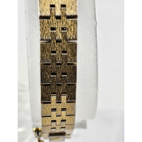 Ladies Seiko Vintage Petite Quartz Watch Safety Chain 2Y00-0019 New Battery Runs main image 5